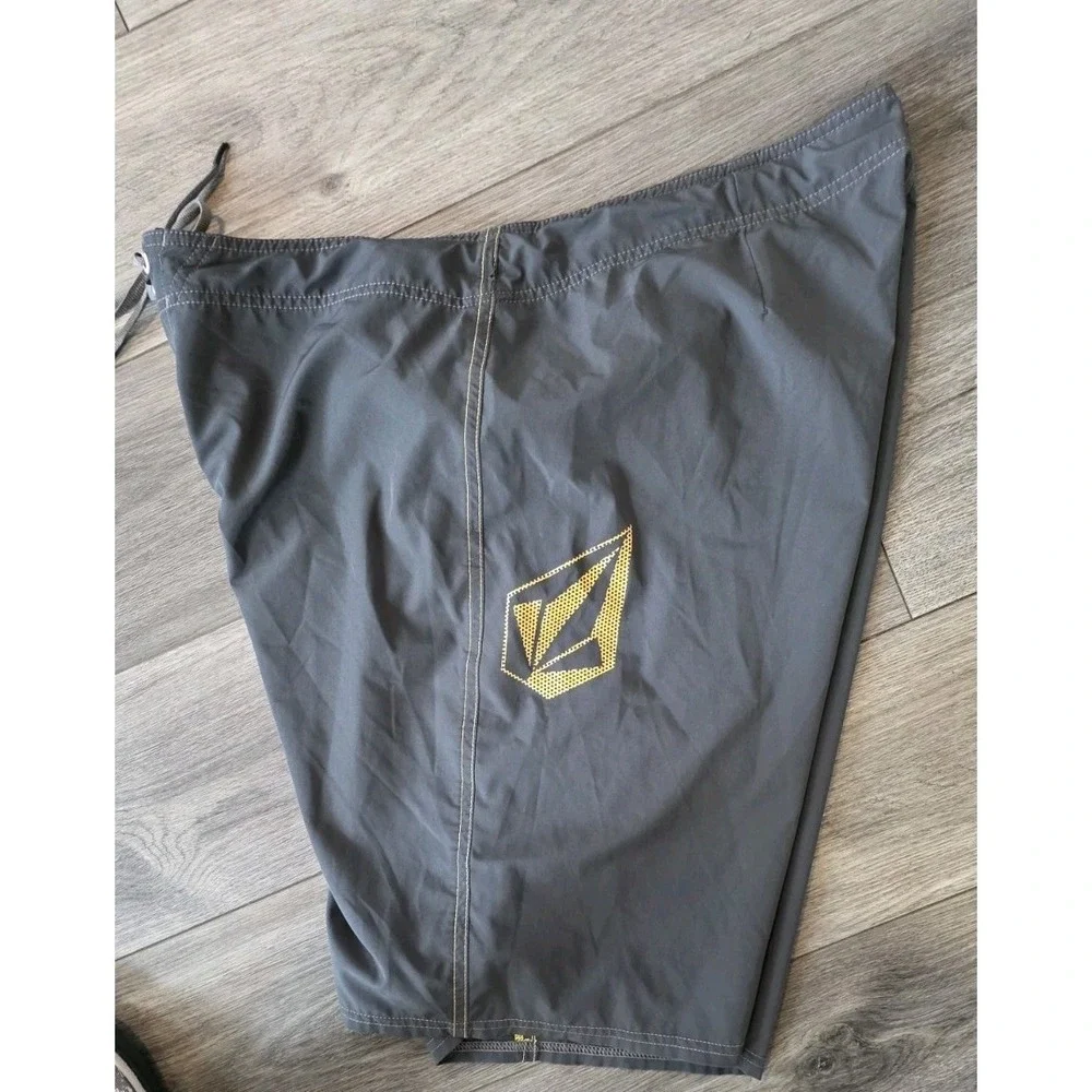 Volcom men 38